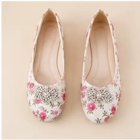 3971IeoZ6O348F1gJrQdishoreJBYPwH2H1EyuNX-4.webp Kids Baby Girls Jutti – Handmade Floral Print Ethnic Slip-On Shoes with Comfortable TPR Sole ( multicolor, 4.5-5 Years )