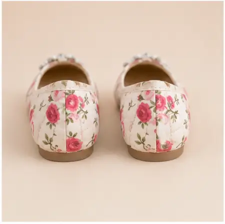 uYsoomZDWTvJU43uQYXLw4DhEBpbJ2lhmTJCbItz-1.webp Kids Baby Girls Jutti – Handmade Floral Print Ethnic Slip-On Shoes with Comfortable TPR Sole ( multicolor, 3-3.5 Years )
